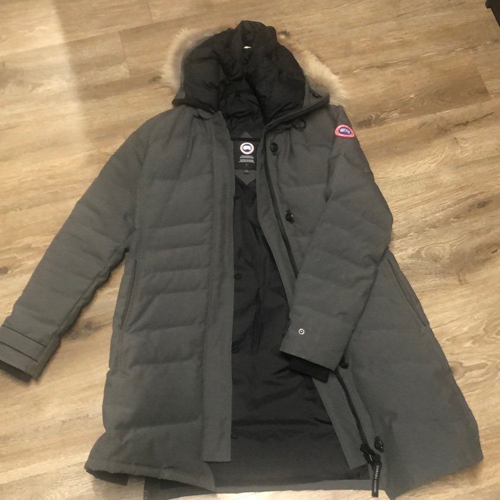 Canada goose ladies xl will not drop price